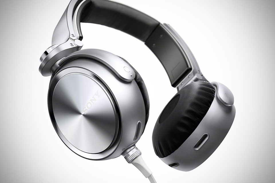 Алюминиевые наушники Sony MDR-XB910