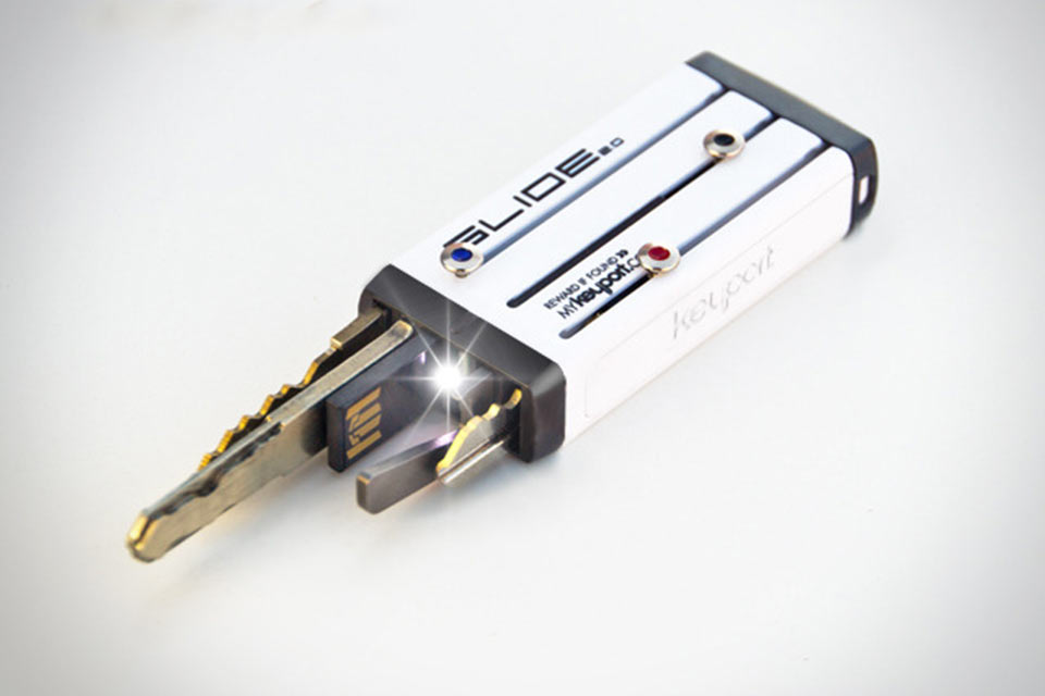 Технологичный ключник Keyport Slide 2.0