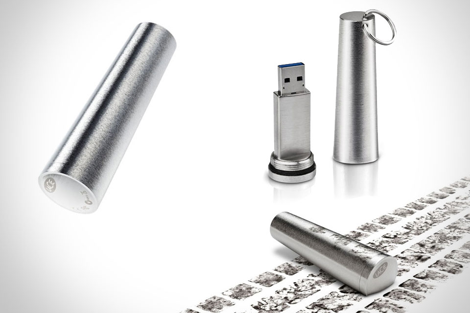 Мужицкий флешдрайв Lacie XtremKey