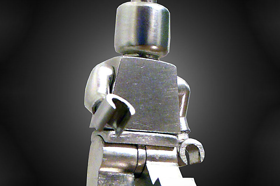 Фигурка LEGO из чистого серебра