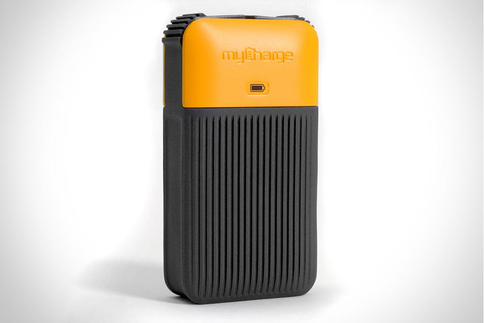 Защищенная внешняя батарея myCharge AmpXT