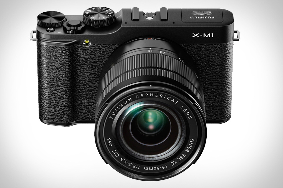 Беззеркальная камера Fuji X-M1