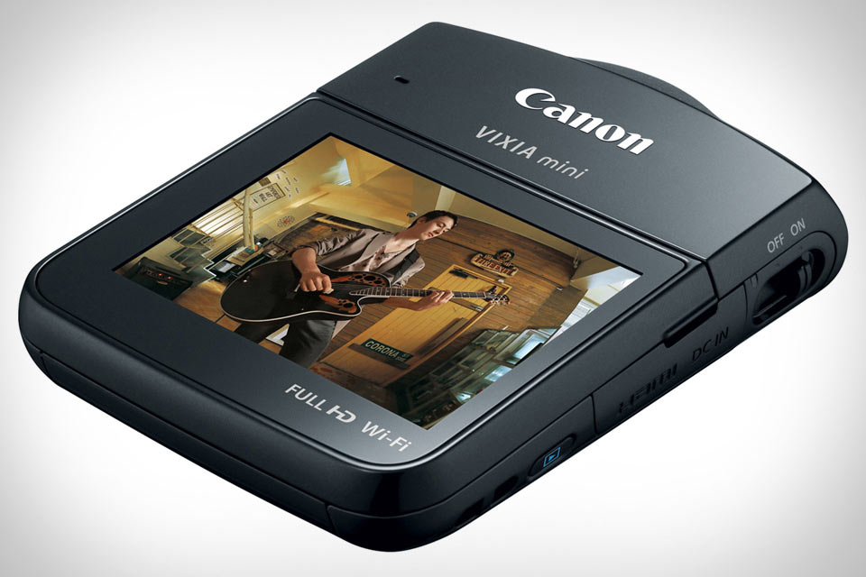 Миниатюрный Full HD камкордер Canon Vixia Mini
