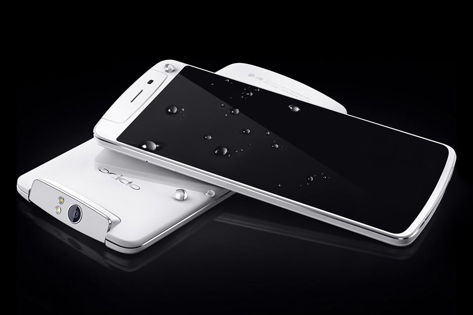 Смартфон с вращающейся камерой Oppo N1