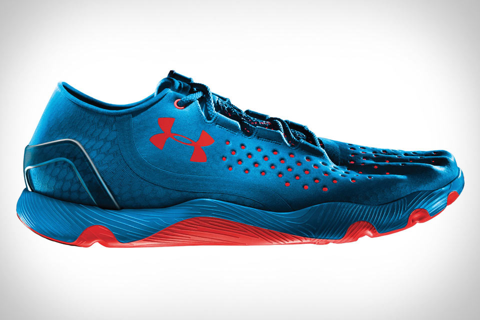 Облегающие беговые кроссовки Under Armour Speedform