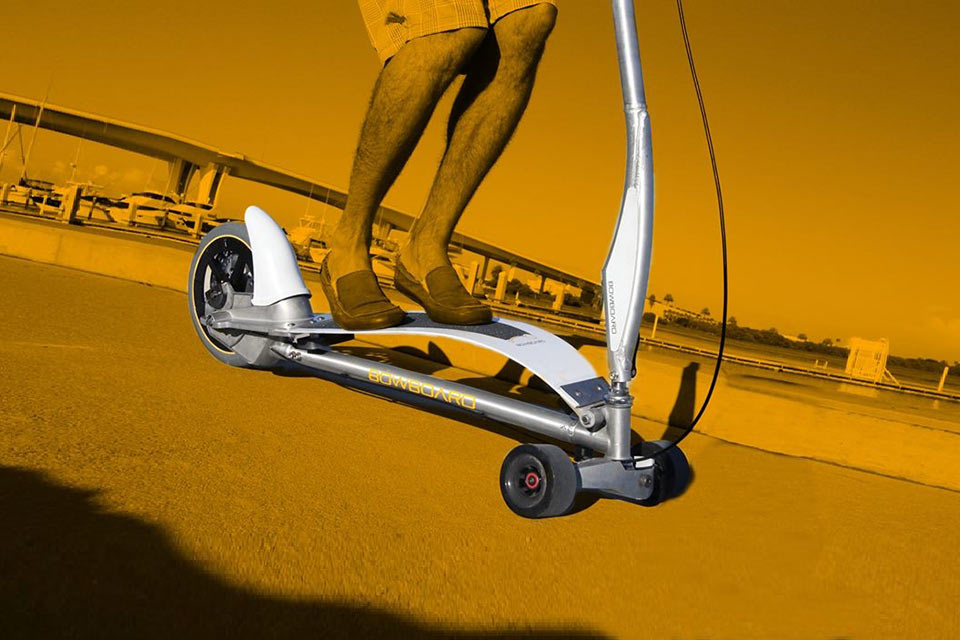 Смесь лука и самоката Bowboard