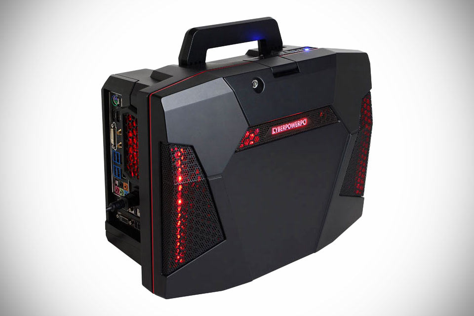 Компактный игровой компьютер CyberPowerPC Fang Battle Box в формате чемодана