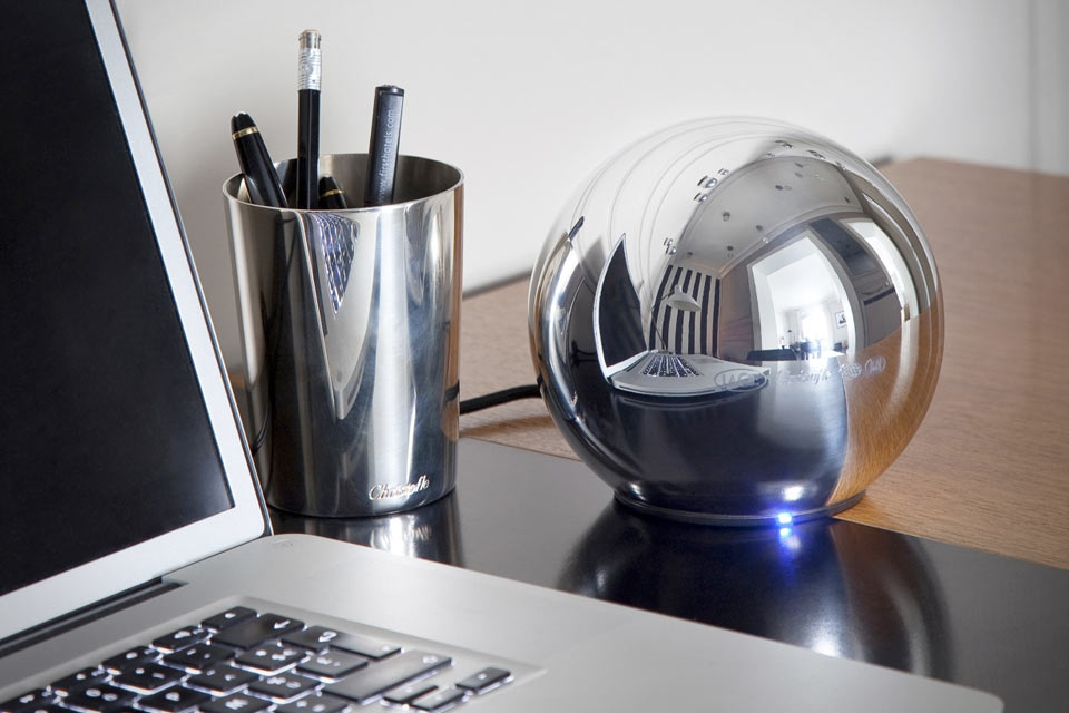 Сферический терабайтный накопитель LaCie Sphere из серебра