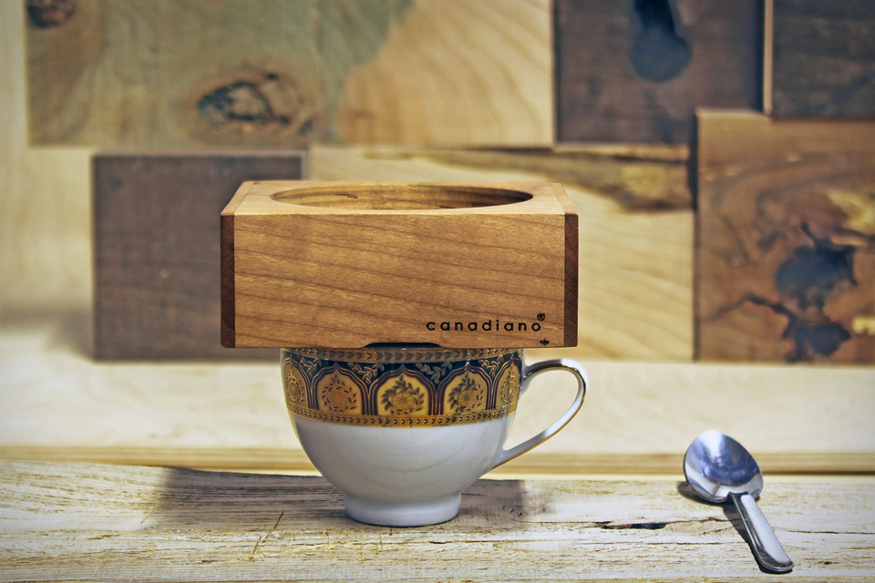 Минималистичная деревянная кофеварка Canadiano Coffee Maker