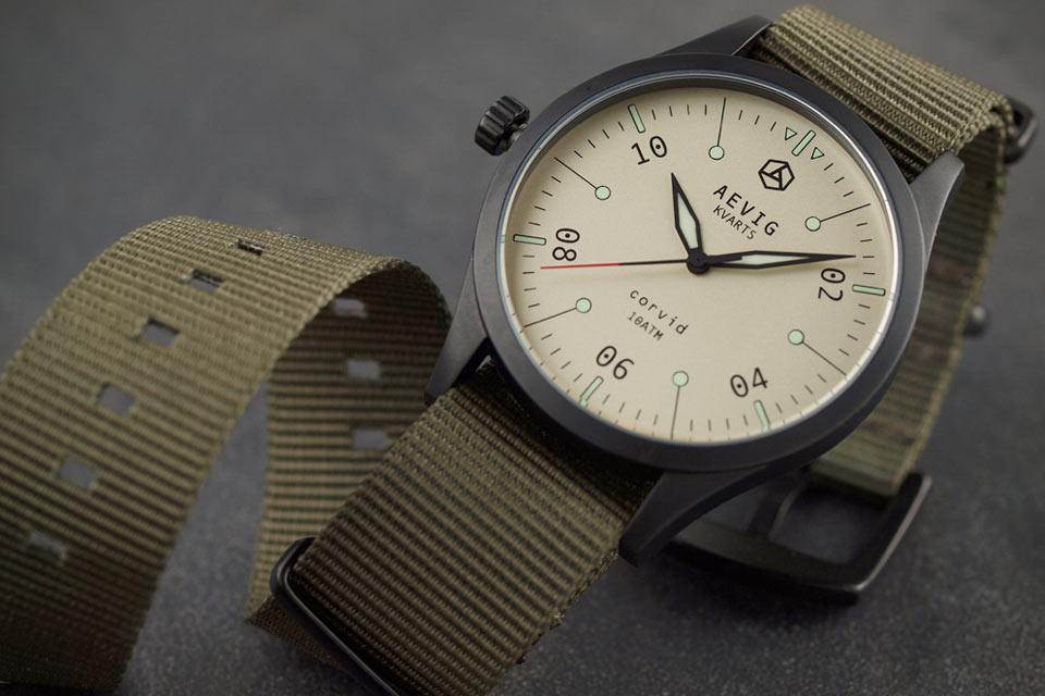 Симпатичные кварцевые часы Aevig Corvid Sand