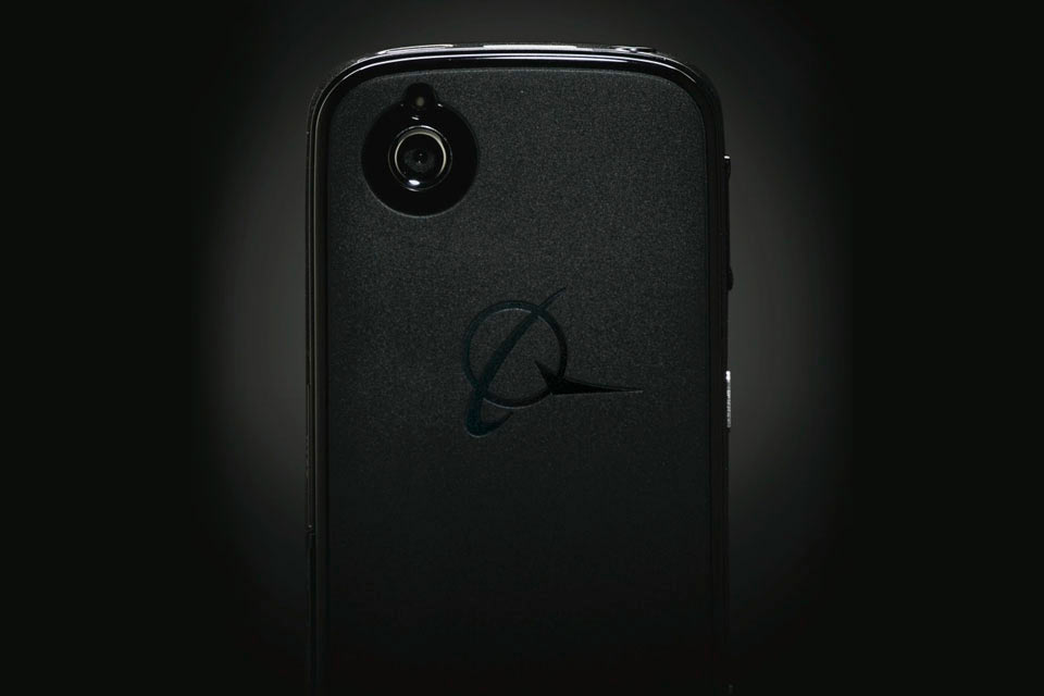 Модульный Android-смартфон Boeing Black Phone для секретных агентов
