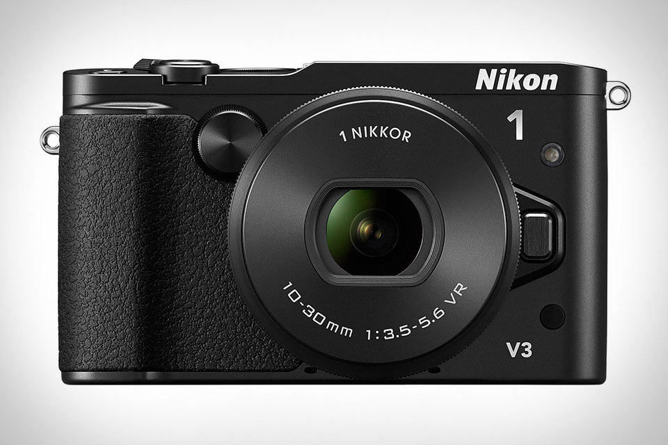 Компактная камера Nikon 1 V3 с мощным автофокусом