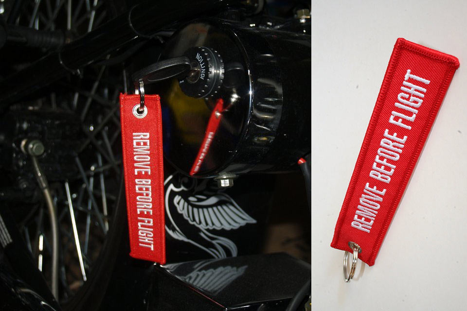 Брелок безопасности Remove Before Flight