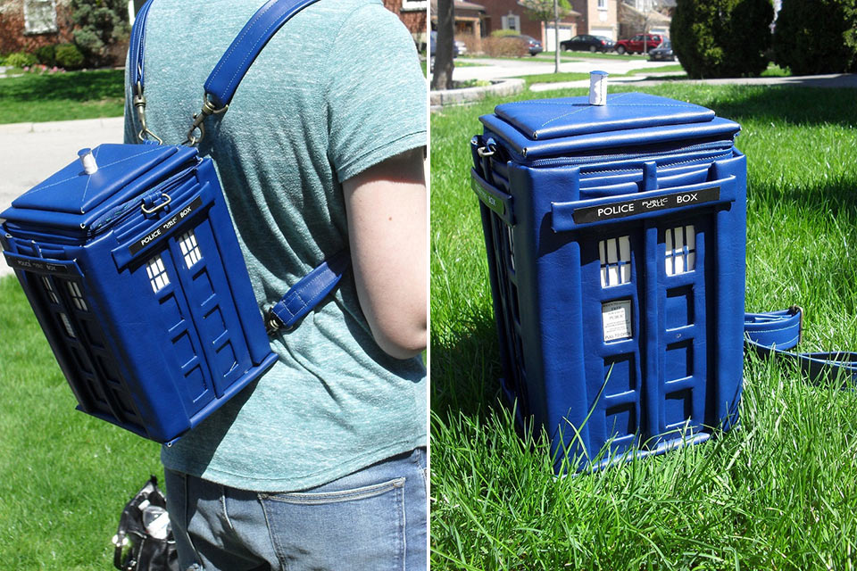 Сумка-рюкзак TARDIS в форме британской полицейской будки