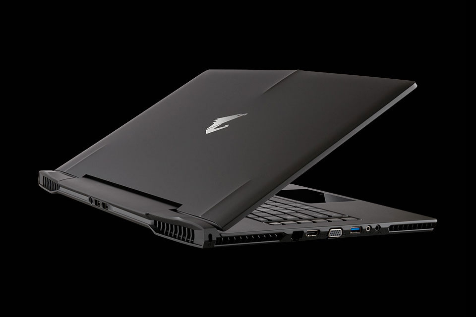 Легкий игровой ноутбук AORUS X7 с двумя видеокартами
