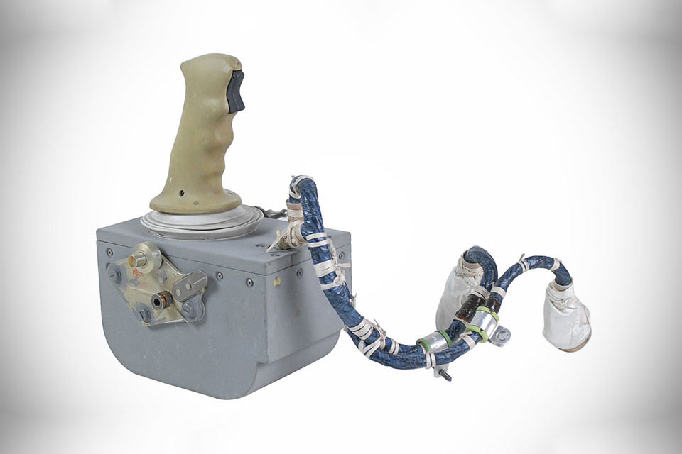 Джойстик Apollo 15 Rotational Hand Controller для управления лунным модулем