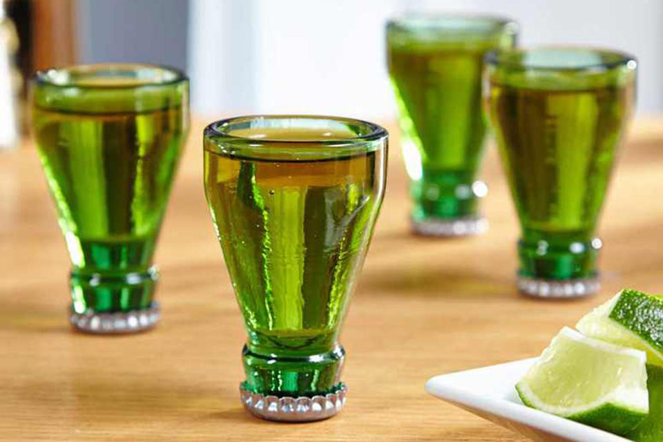Рюмки Bottle Tops в форме бутылочных верхушек