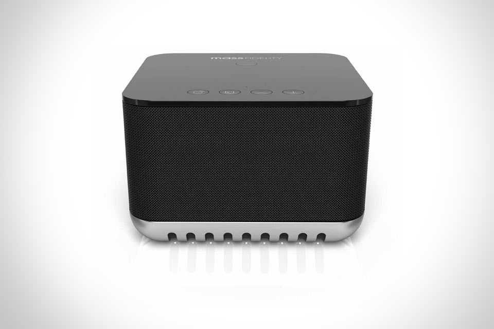 Маленькая Bluetooth-акустика Core с большим стереоэффектом