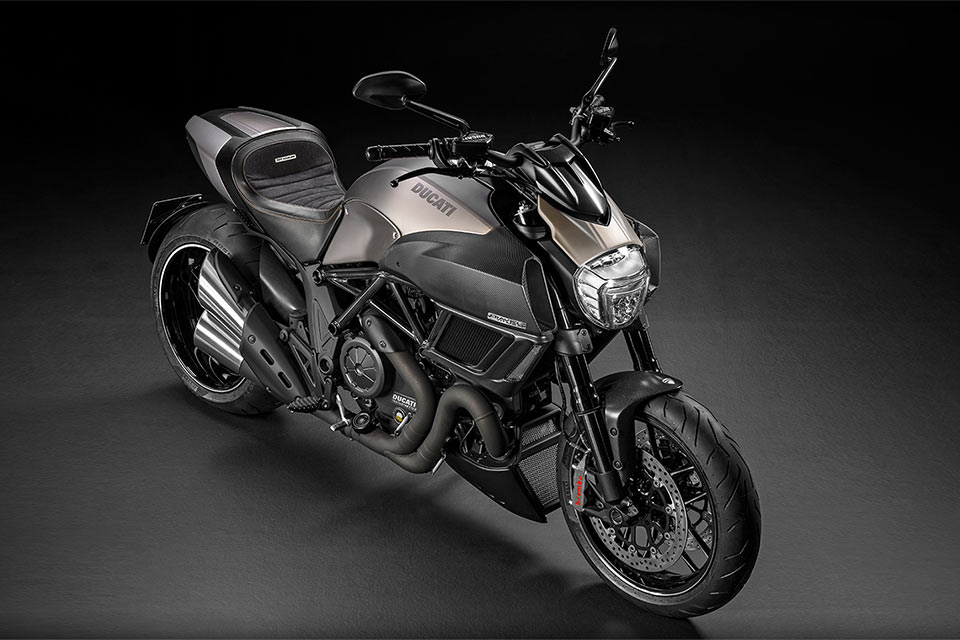 Супербайк Ducati Diavel Titanium из титана и карбона
