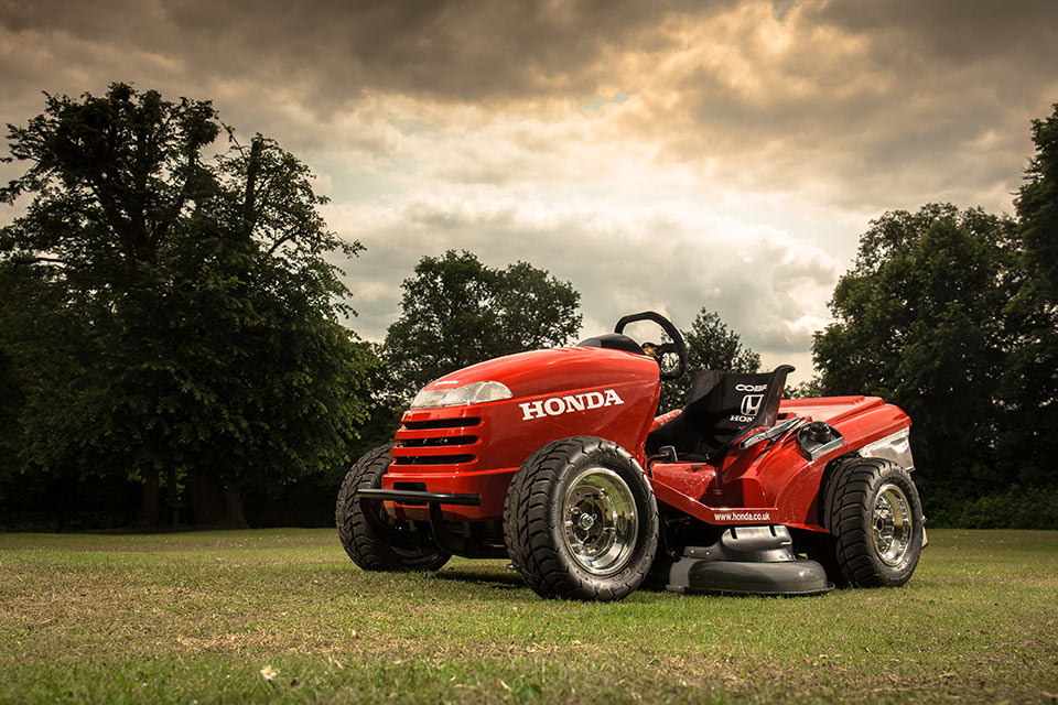 Гоночная газонокосилка Honda Mean Mower